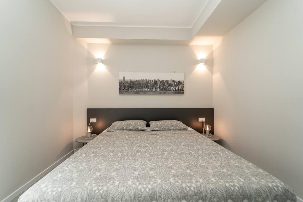 Apt 2 Min From The Cathedral With Private Parking Комо Экстерьер фото