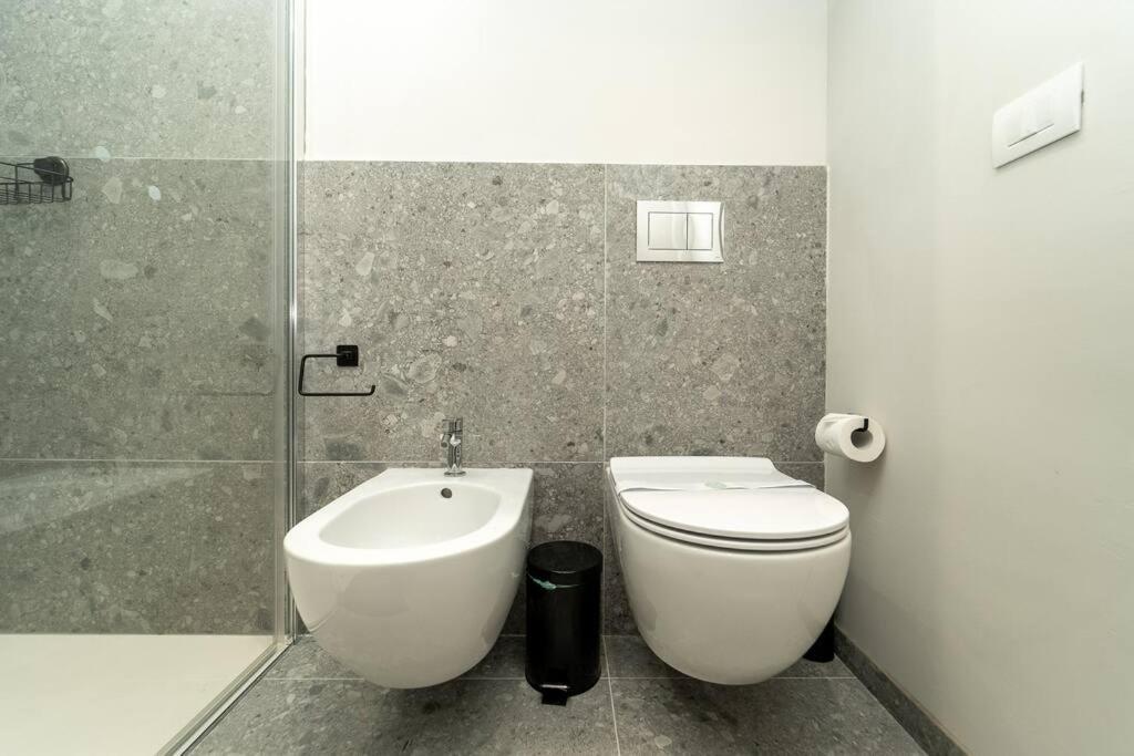 Apt 2 Min From The Cathedral With Private Parking Комо Экстерьер фото