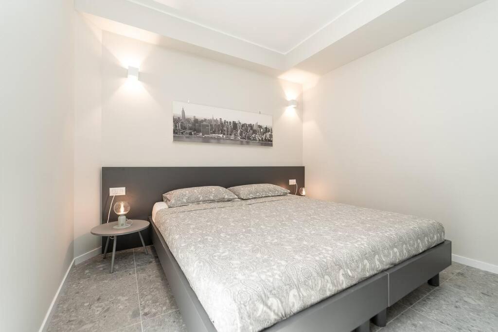 Apt 2 Min From The Cathedral With Private Parking Комо Экстерьер фото