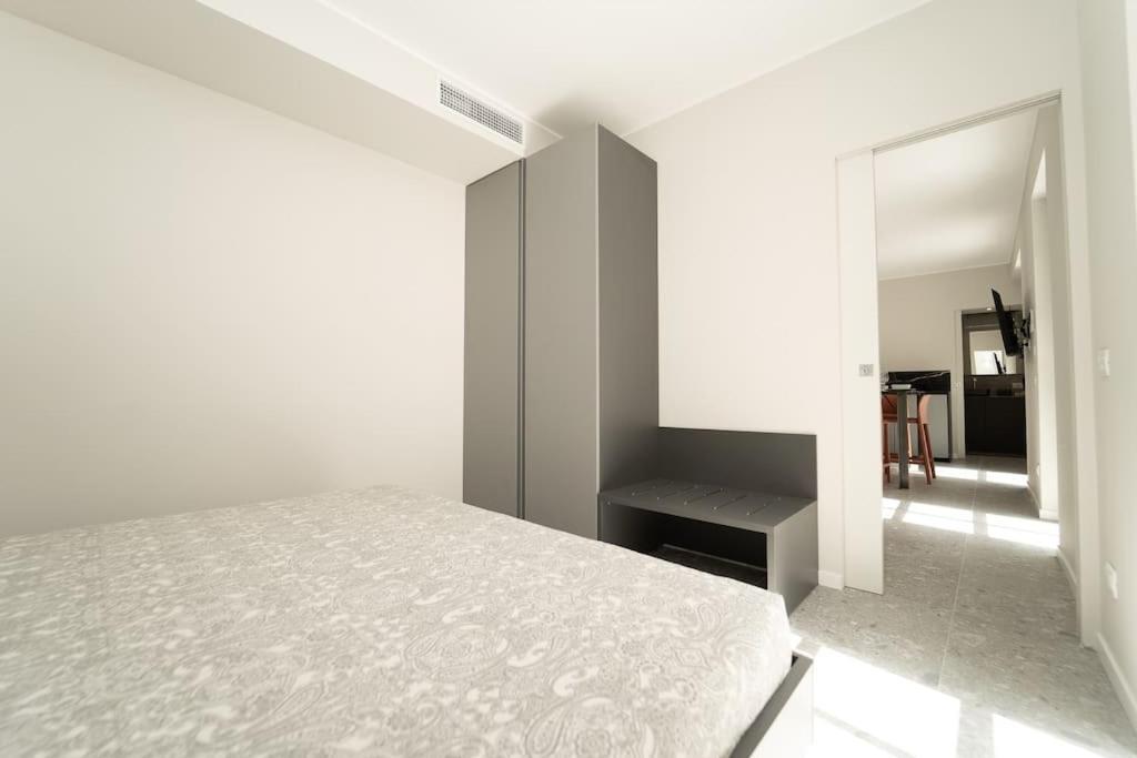 Apt 2 Min From The Cathedral With Private Parking Комо Экстерьер фото