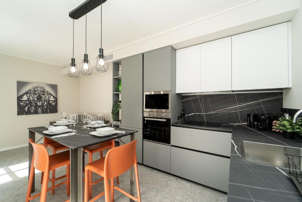 Apt 2 Min From The Cathedral With Private Parking Комо Экстерьер фото
