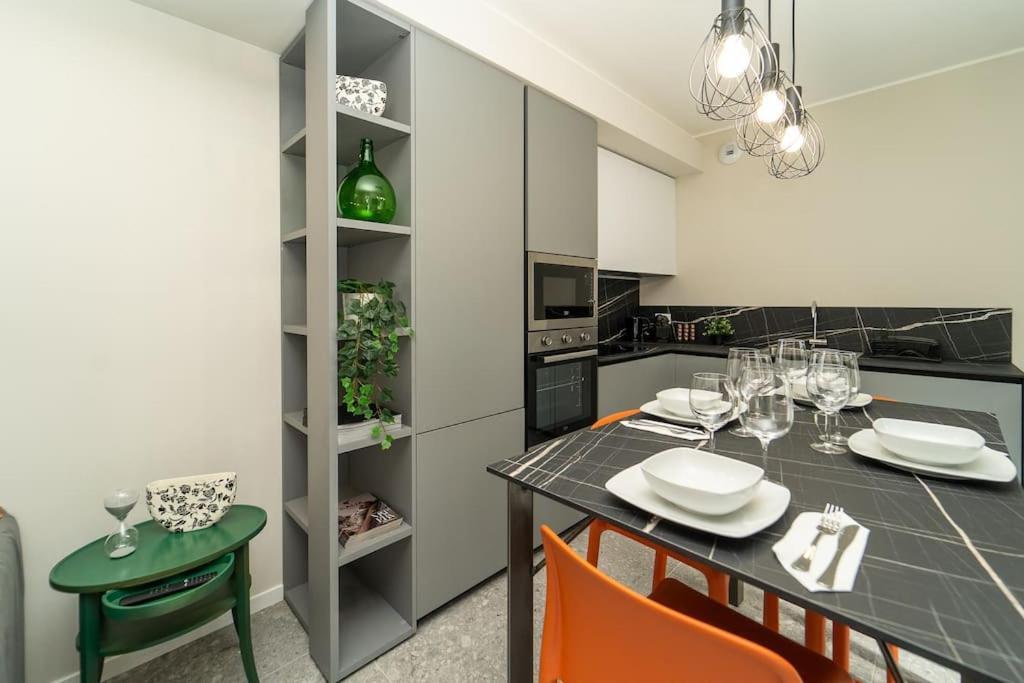 Apt 2 Min From The Cathedral With Private Parking Комо Экстерьер фото