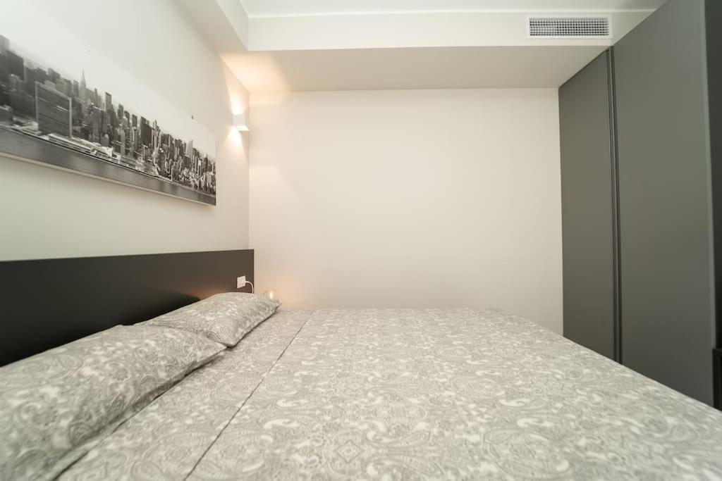 Apt 2 Min From The Cathedral With Private Parking Комо Экстерьер фото